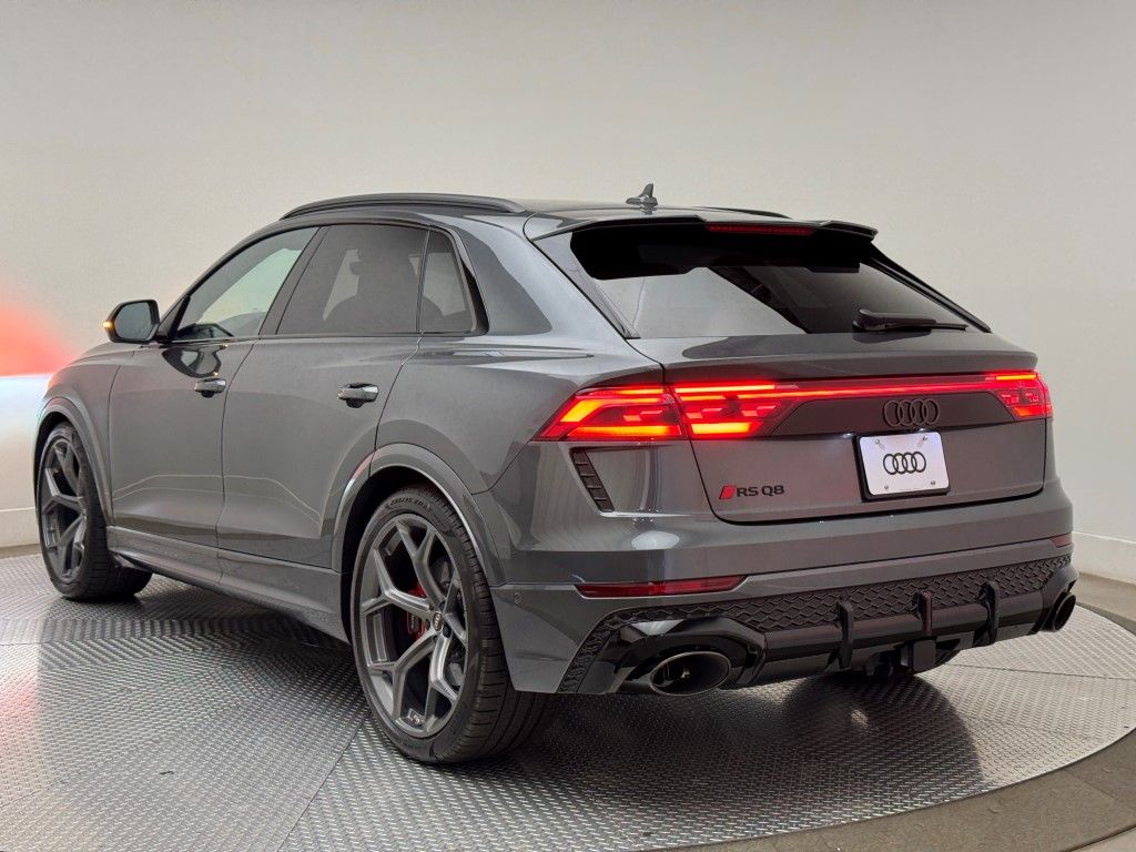 Thumbnail: 2025 Audi RS Q8 - 14