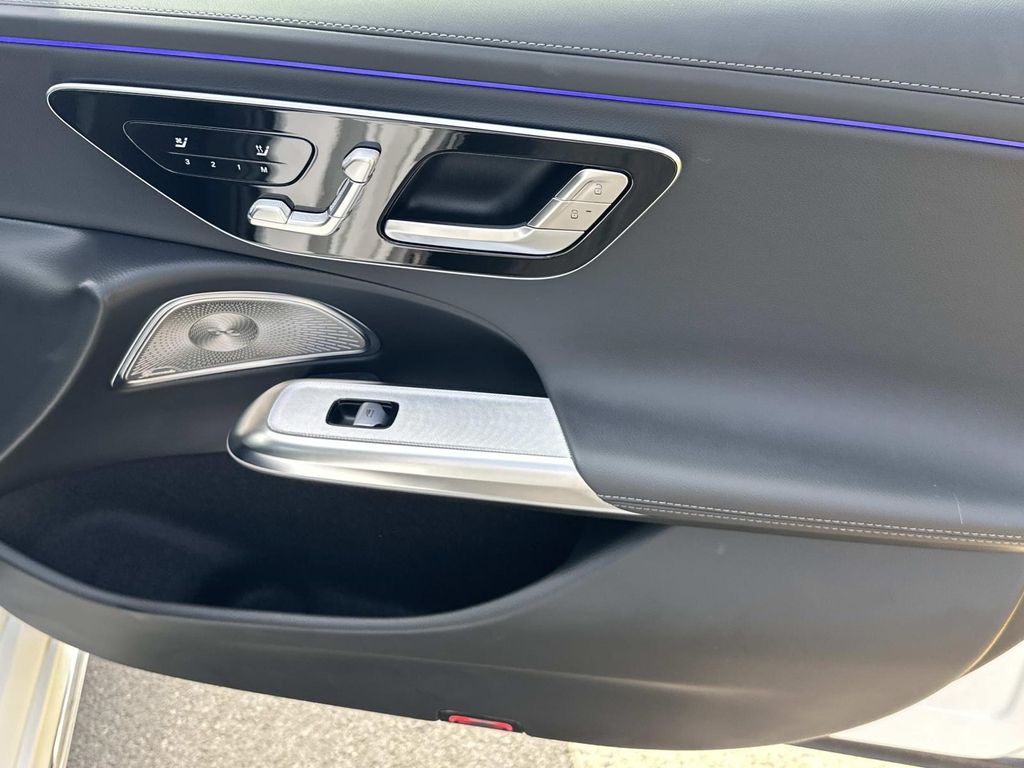 Thumbnail: 2025 Mercedes-Benz E-Class - 20