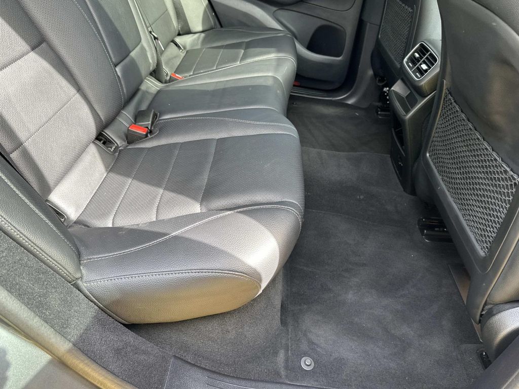 Thumbnail: 2022 Mercedes-Benz GLE - 26