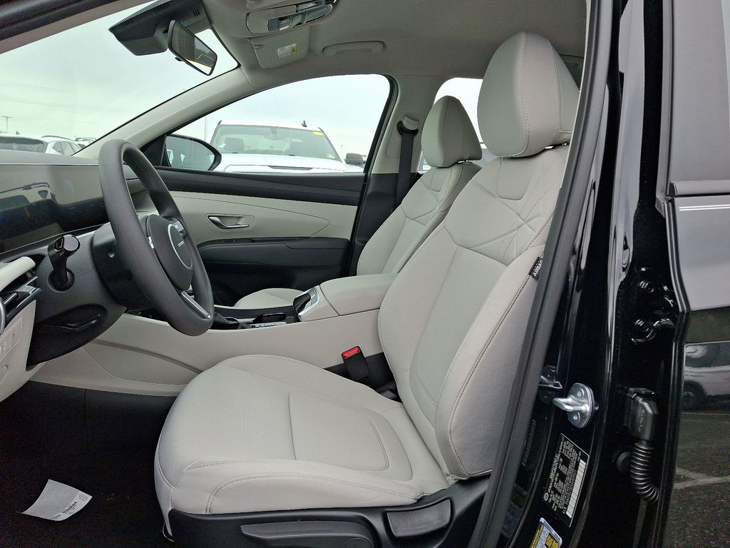 2025 Hyundai Tucson SE 7