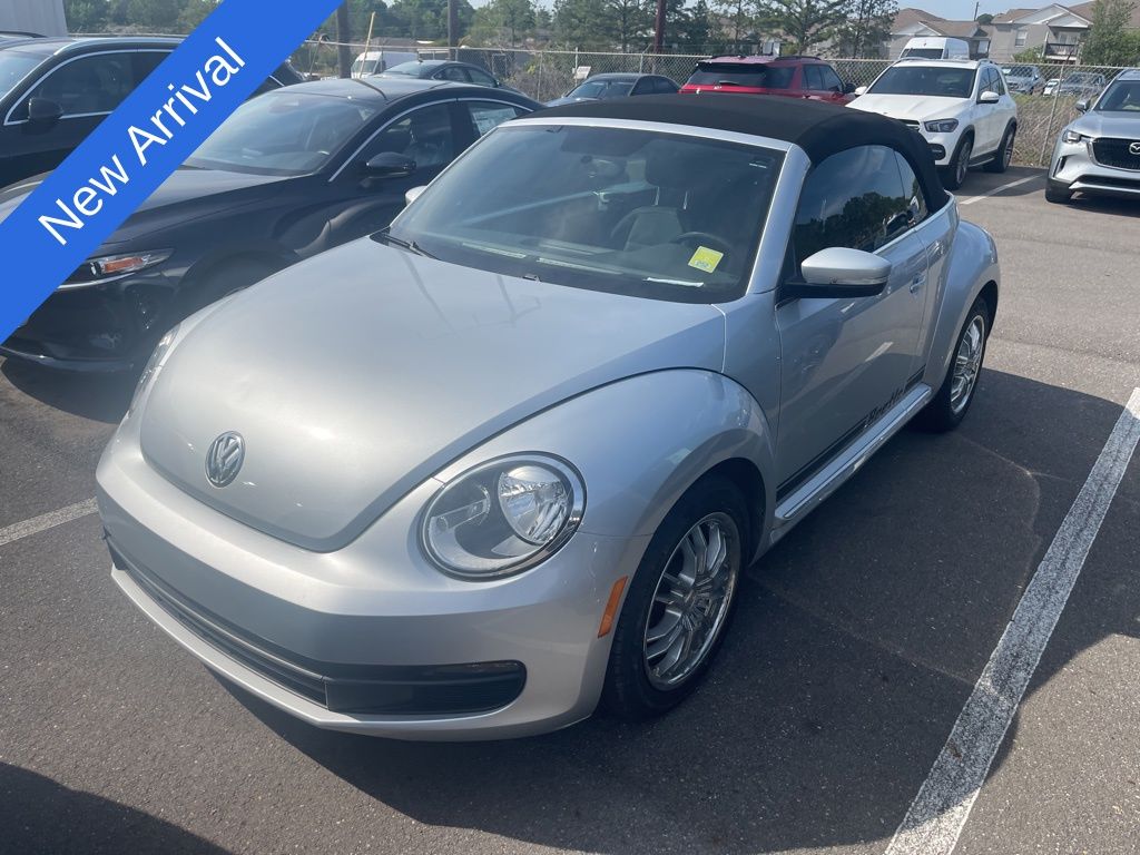Reflex Silver Metallic 2014 Volkswagen Beetle 2.5L Convertible Convertible Front-Wheel Drive 6-Speed Automatic