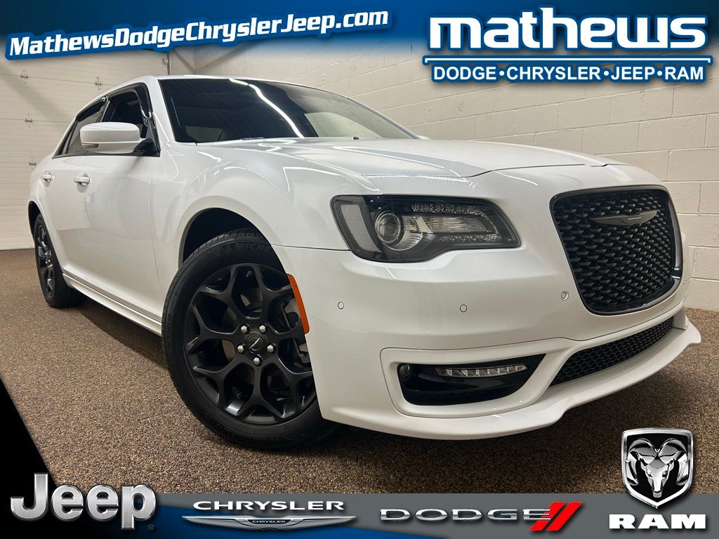 2023 Chrysler 300 Touring L AWD