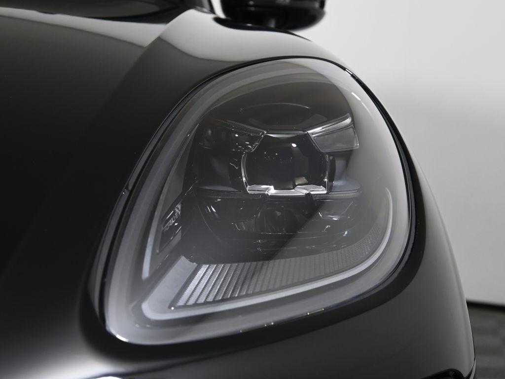 Thumbnail: 2025 Porsche Macan - 11