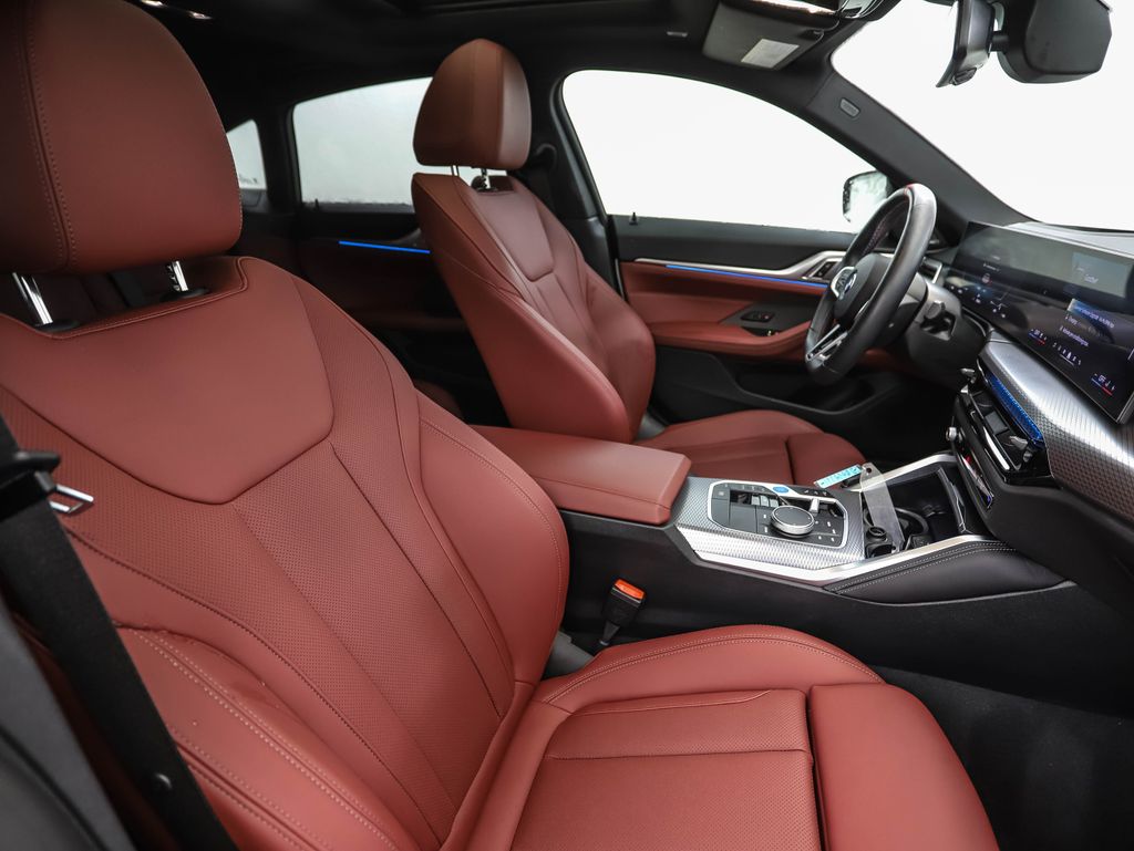 Thumbnail: 2025 BMW i4 - 31