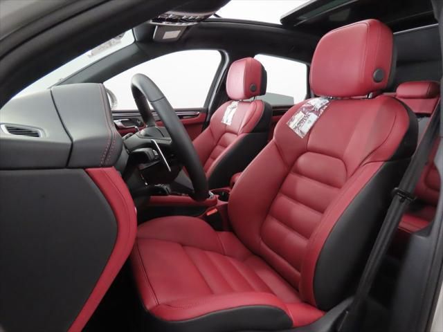 Thumbnail: 2026 Porsche Macan - 5