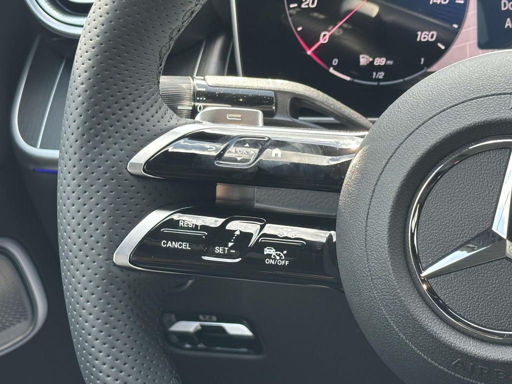 2025 Mercedes-Benz GLC 300 13