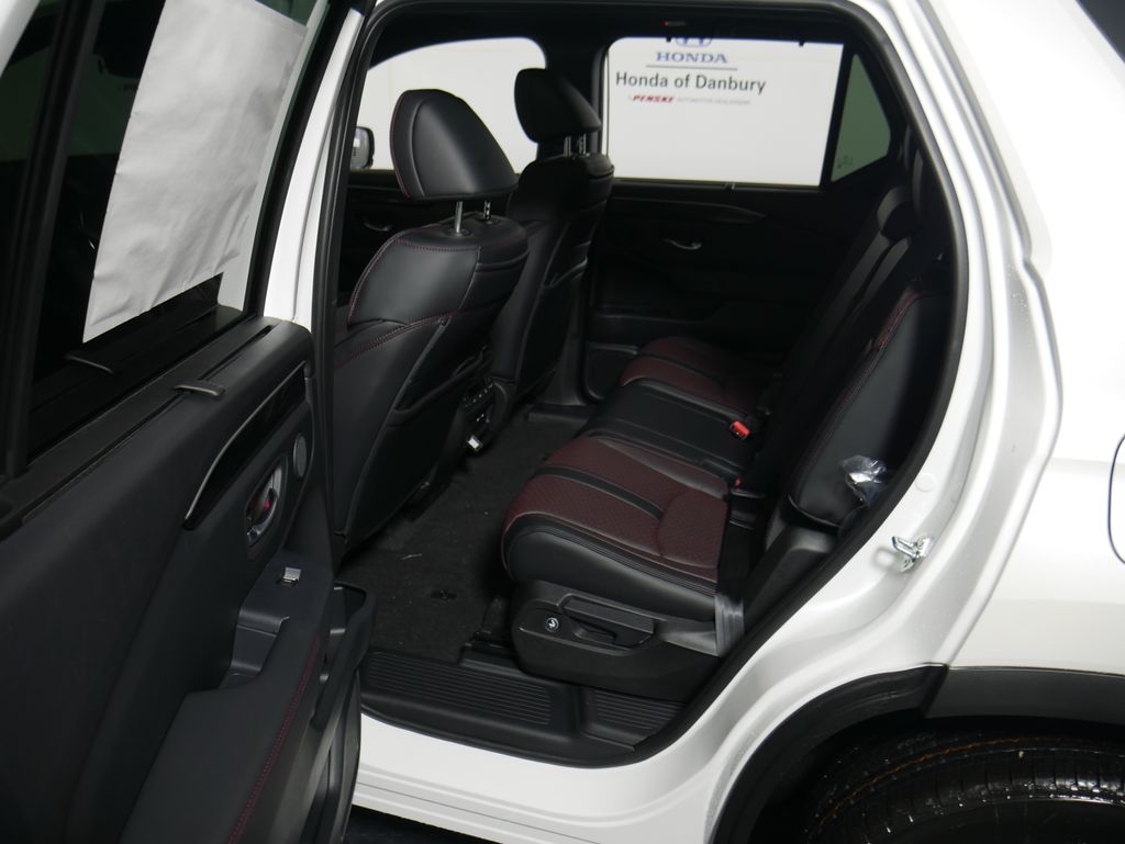 2025 Honda Pilot Black Edition 16