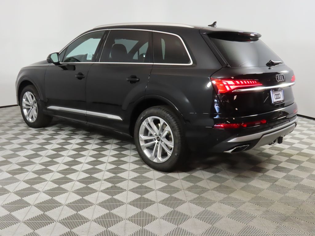 2025 Audi Q7  3