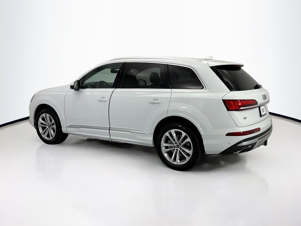 Thumbnail: 2026 Audi Q7 - 7