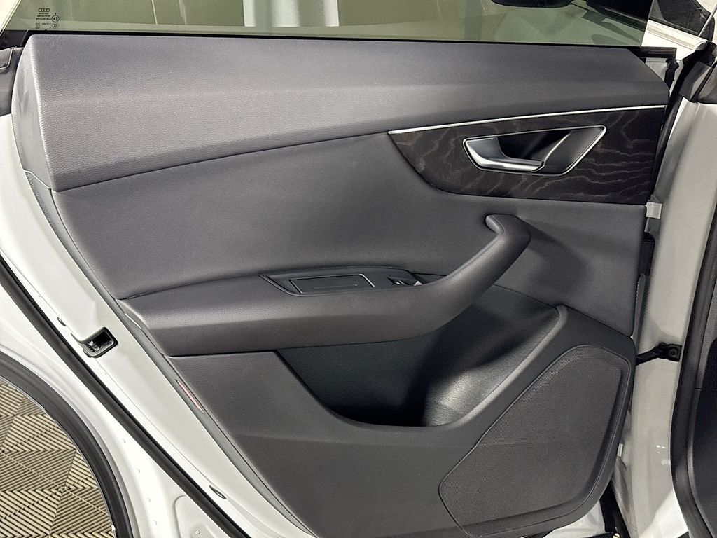 2023 Audi Q8 55 Premium