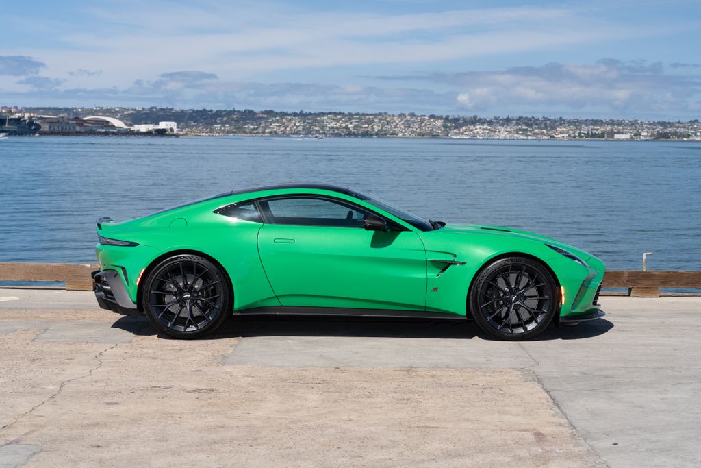 Aston Martin 2026 Vantage S