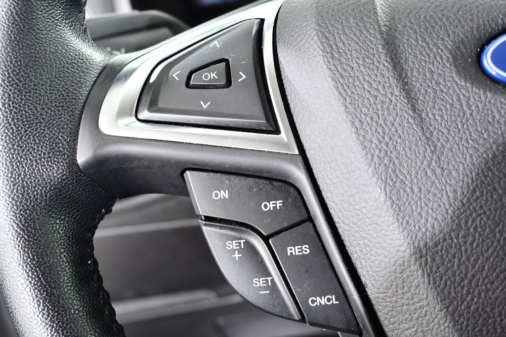 Used 2023 Gray Ford SEL image 31