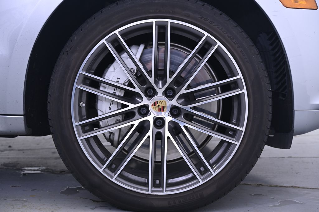 Thumbnail: 2021 Porsche Macan - 14