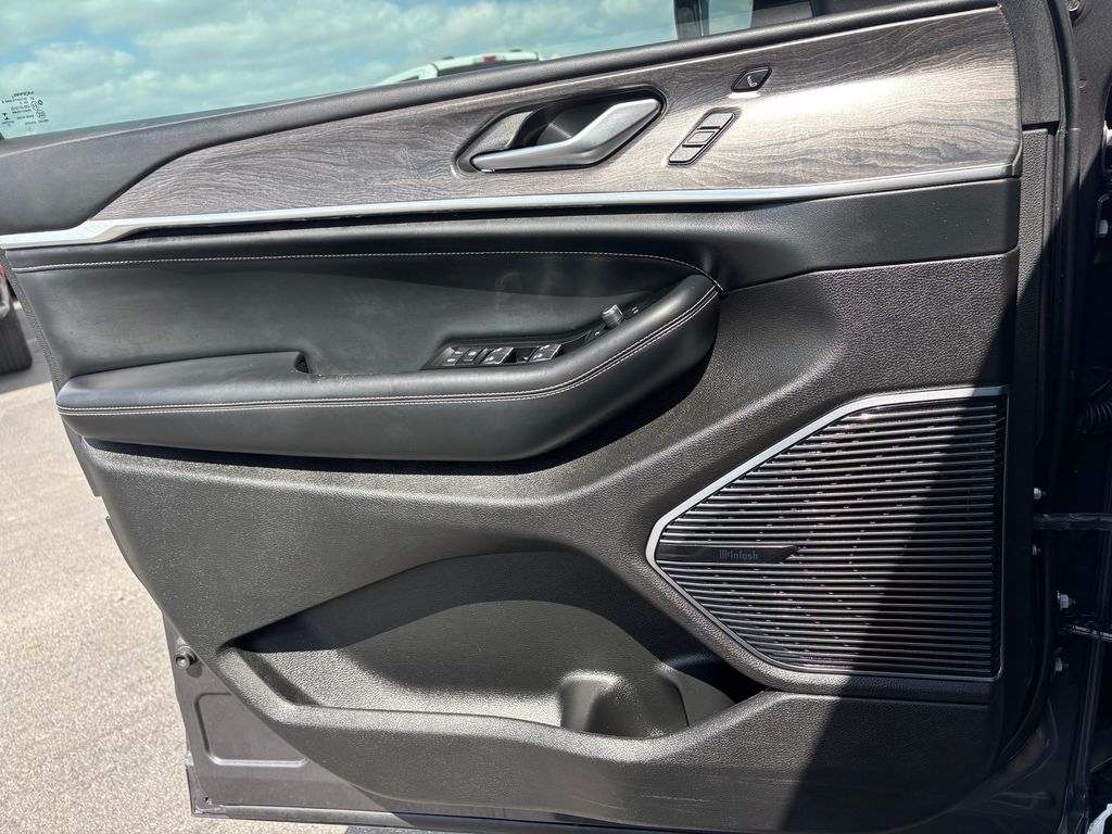 Used Car 2022 Jeep Grand Cherokee L  Overland For Sale Under $35,000 In Austin, Texas