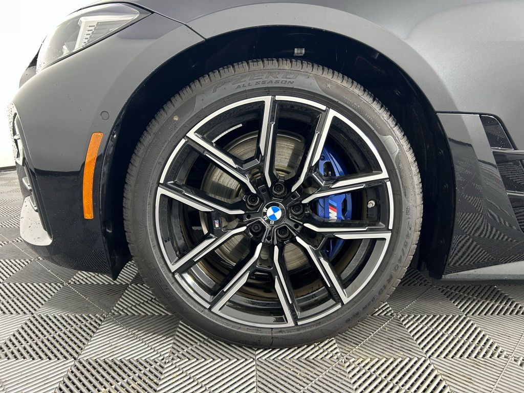 Thumbnail: 2025 BMW i4 - 9