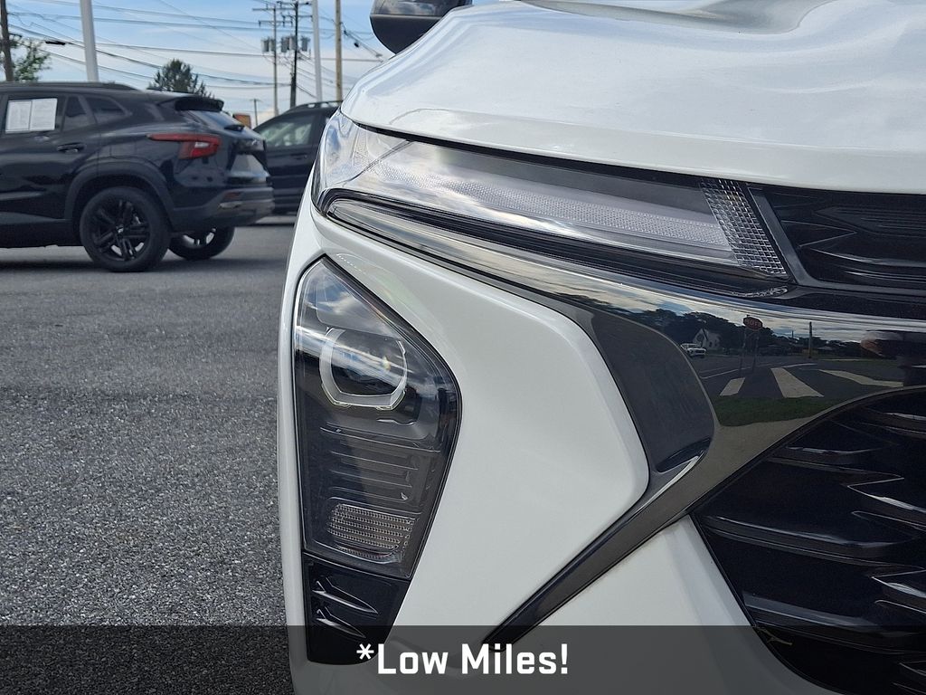 2024 Chevrolet Trax 2RS White at Klick Lewis Buick Chevrolet