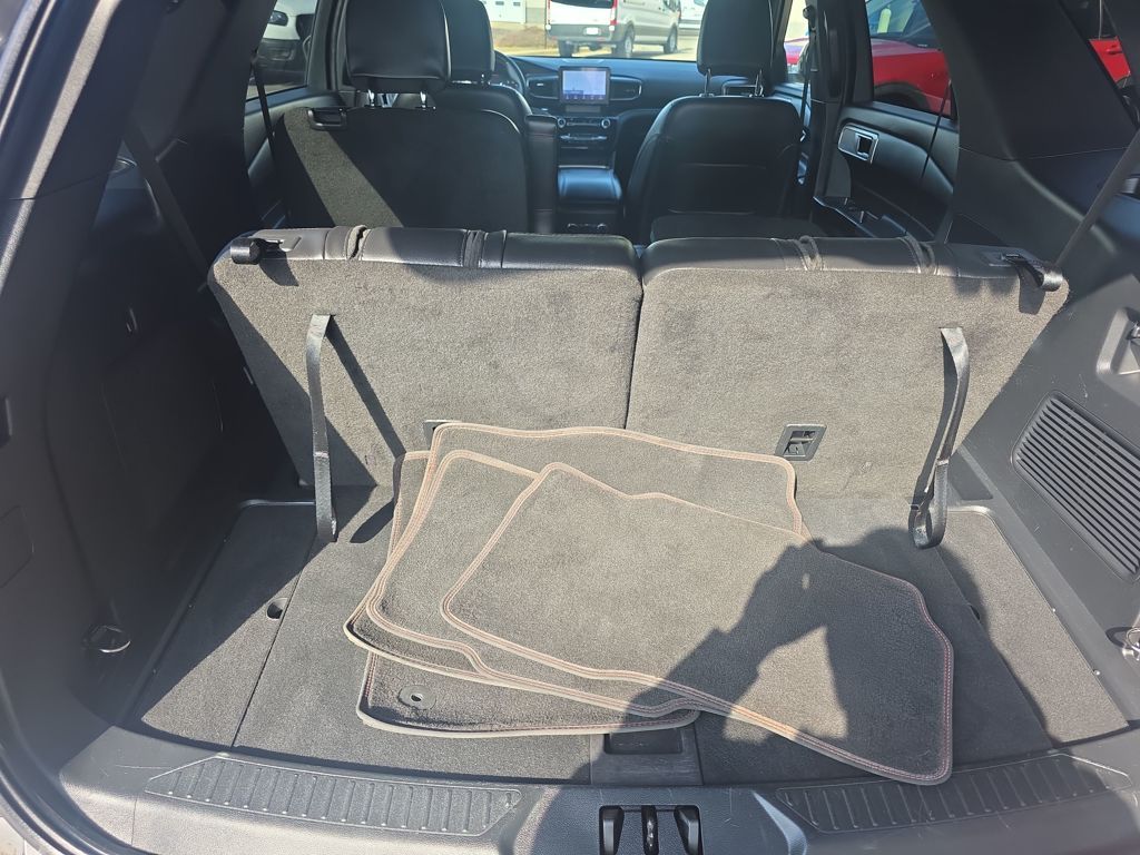 Certified Used 2023 Gray Ford ST-Line image 13