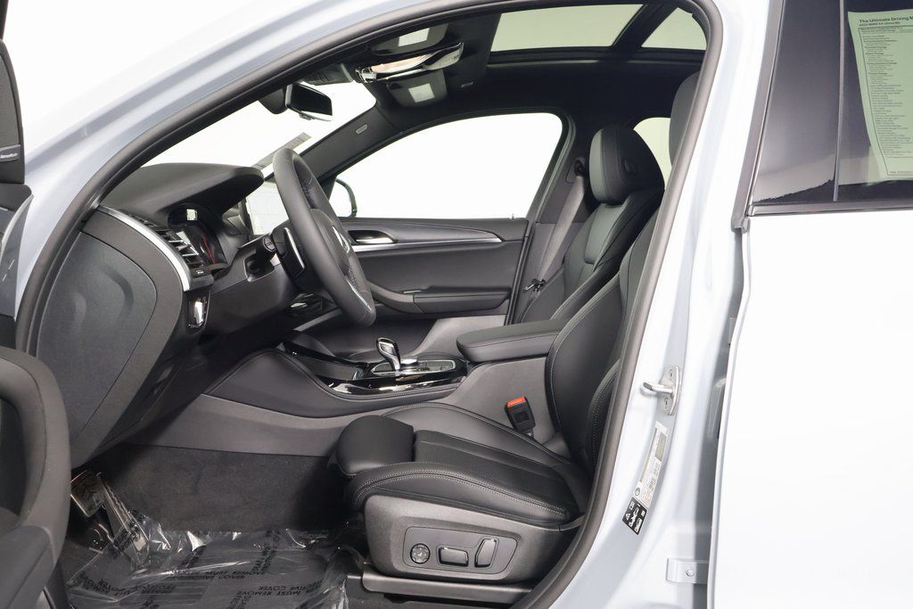 2025 BMW X4 xDrive30i 5