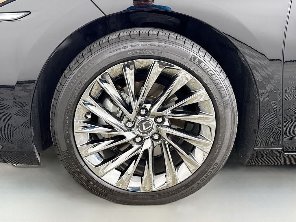 Thumbnail: 2024 Lexus ES - 32