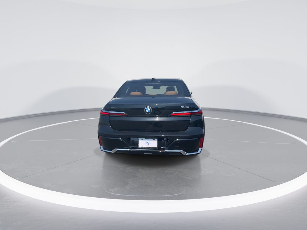 Thumbnail: 2025 BMW 7 Series - 7