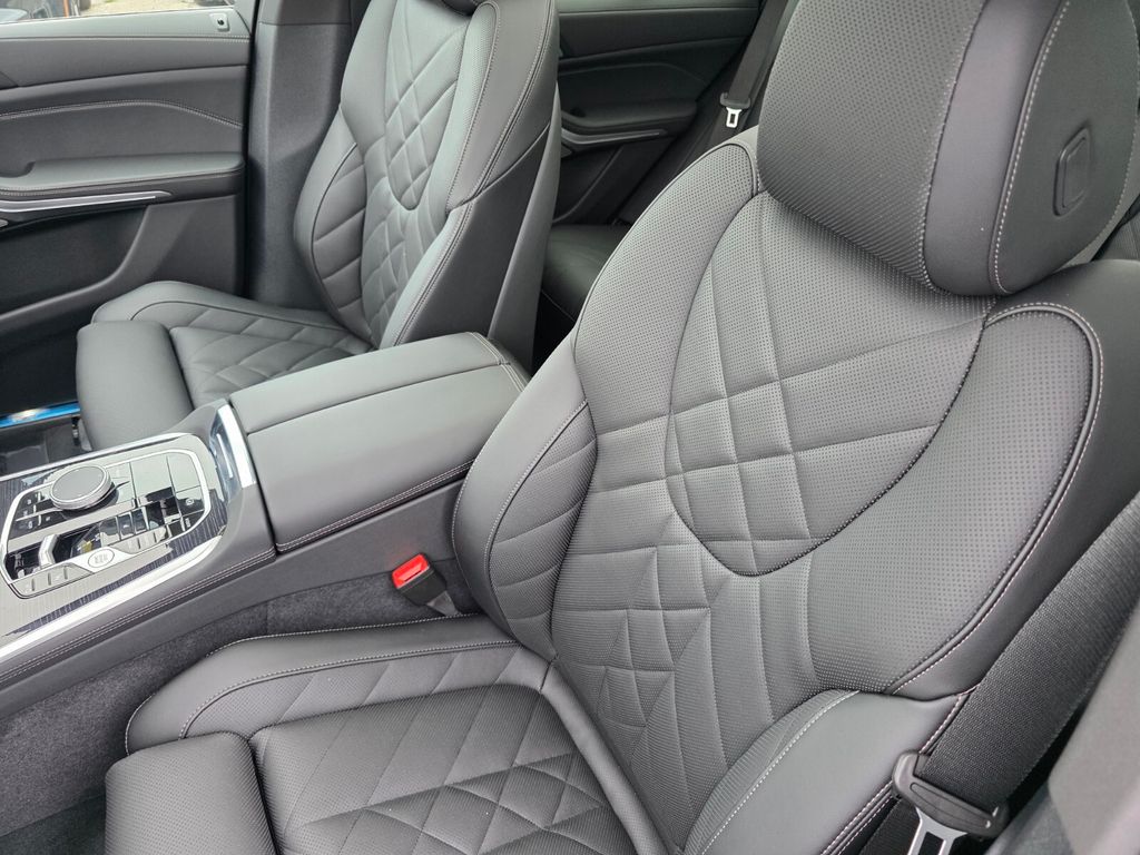 New 2026 Black BMW sDrive40i image 9