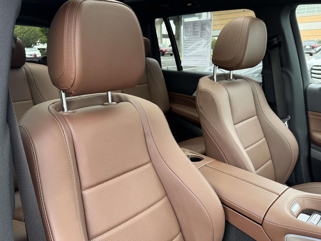 Thumbnail: 2024 Mercedes-Benz GLS - 22