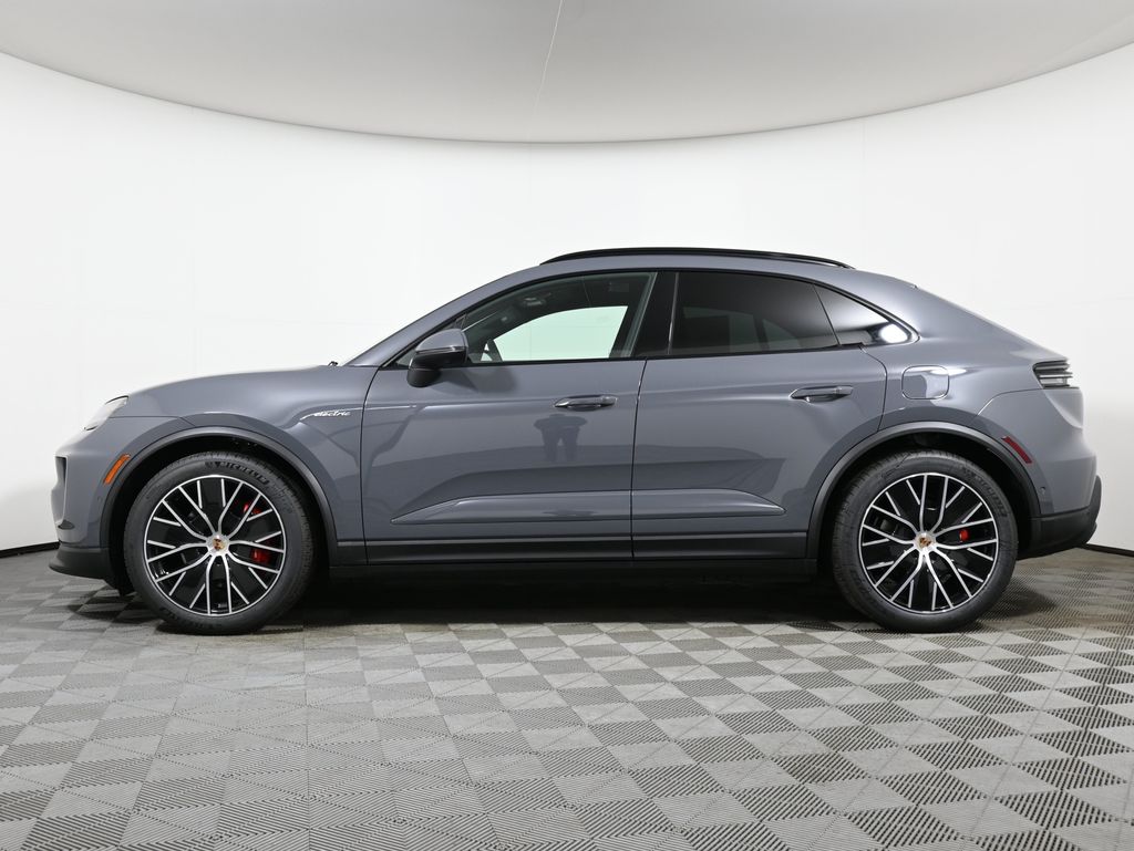 Thumbnail: 2025 Porsche Macan - 2