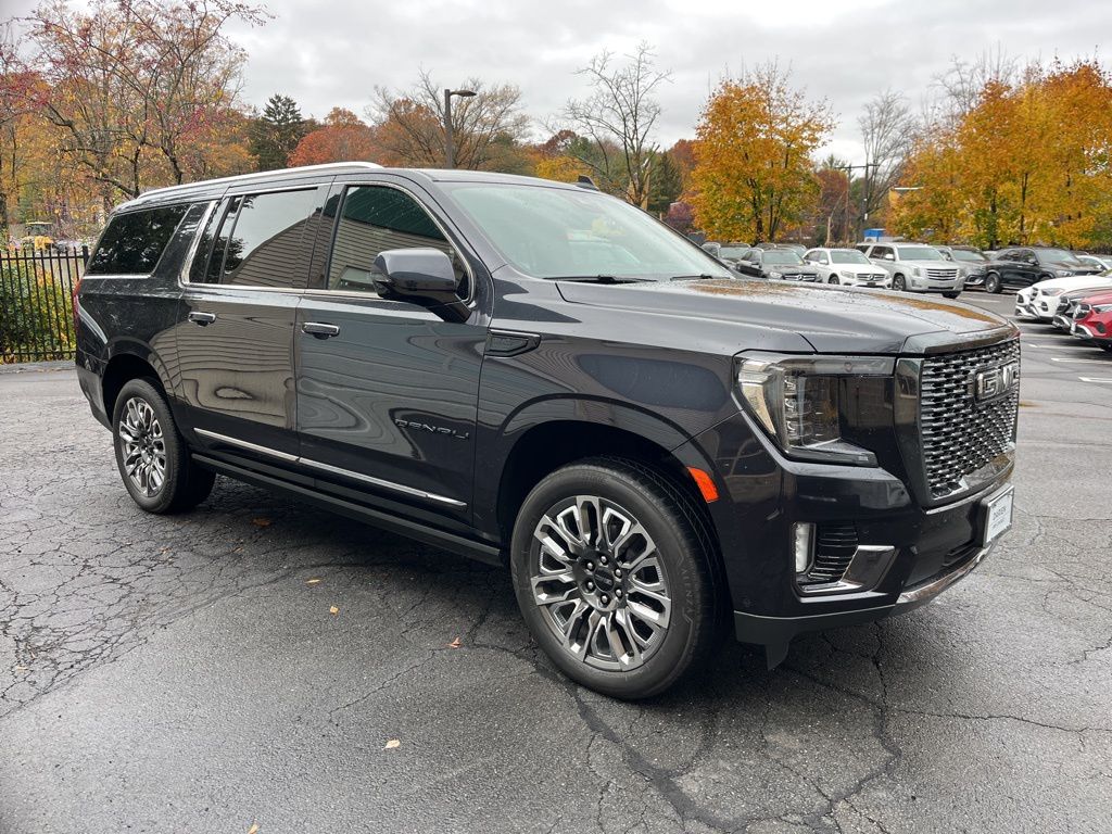 Thumbnail: 2024 GMC Yukon XL - 3