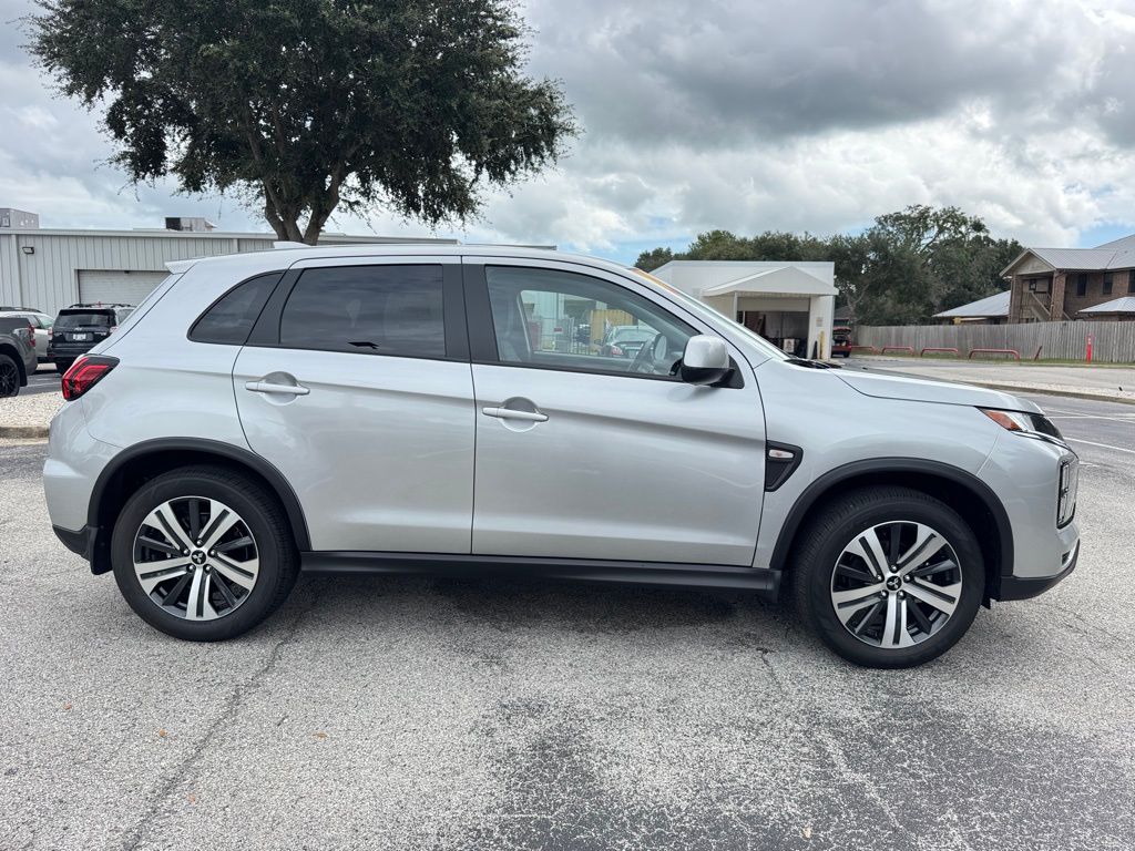 2025 Mitsubishi Outlander Sport ES photo 8