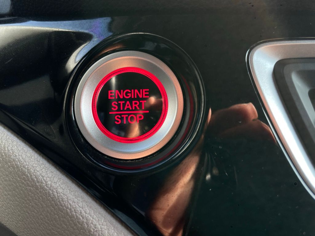 Thumbnail: 2016 Honda Pilot - 22