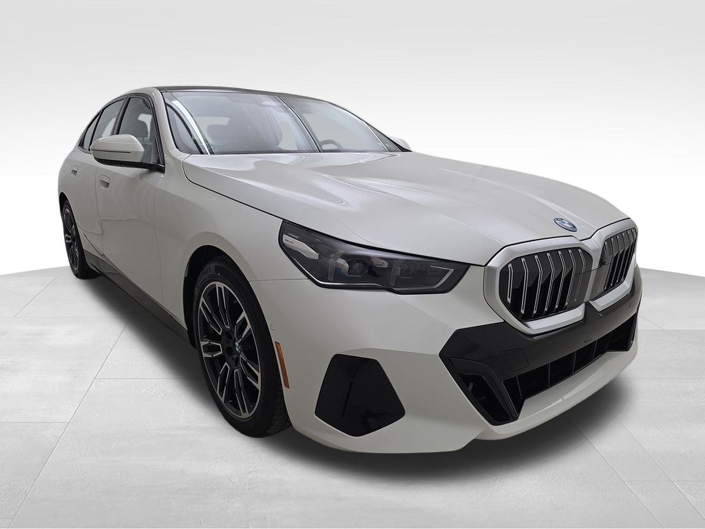2026 Bmw 550e 550e xDrive photo 2