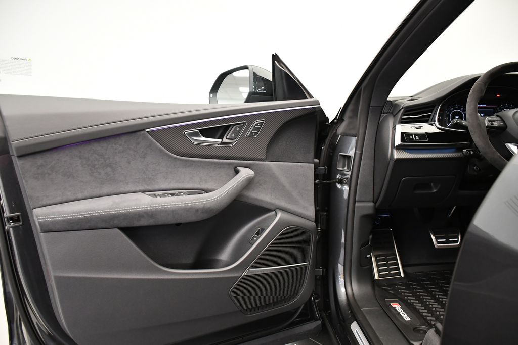 Thumbnail: 2026 Audi RS Q8 - 30