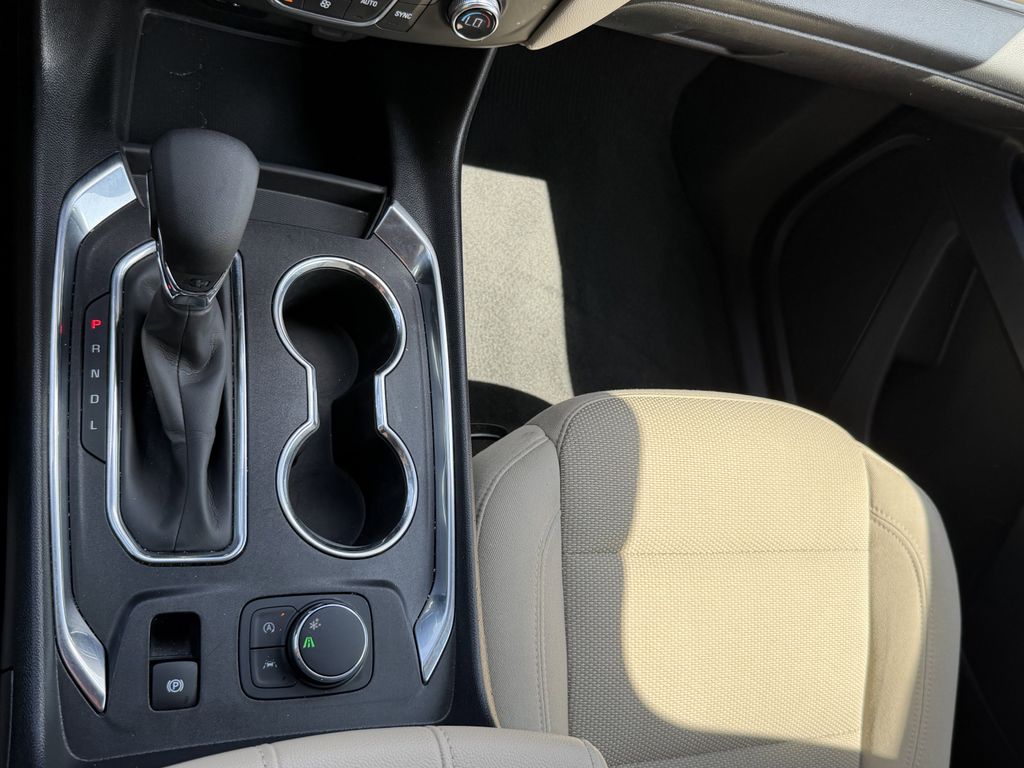 used 2023 Chevrolet Traverse car, priced at $19,991
