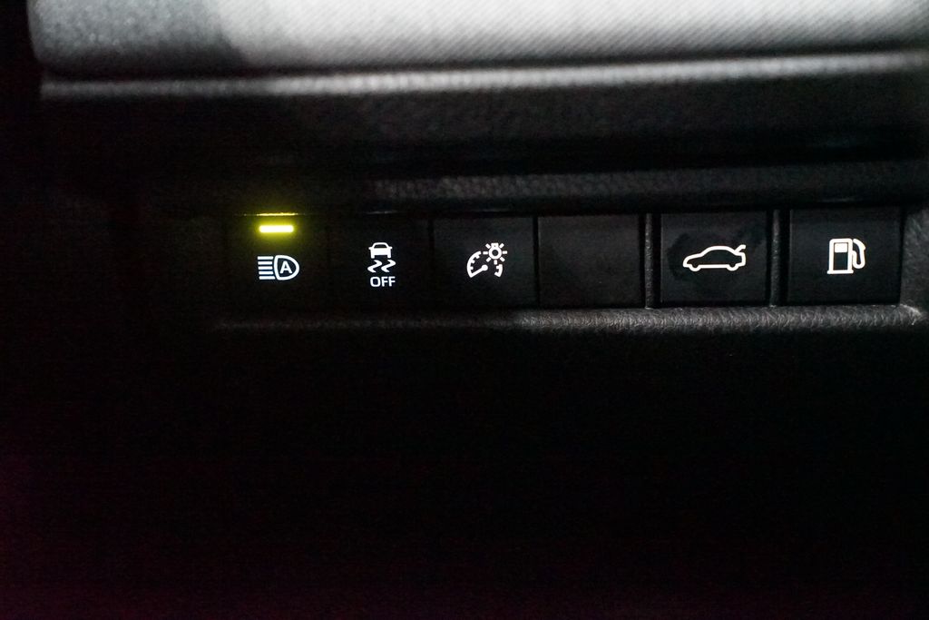 Thumbnail: 2025 Toyota Camry - 24