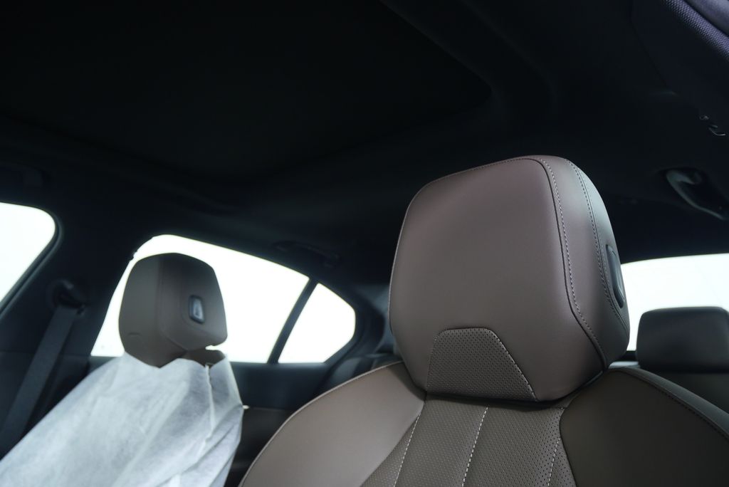 Thumbnail: 2026 BMW i5 - 11