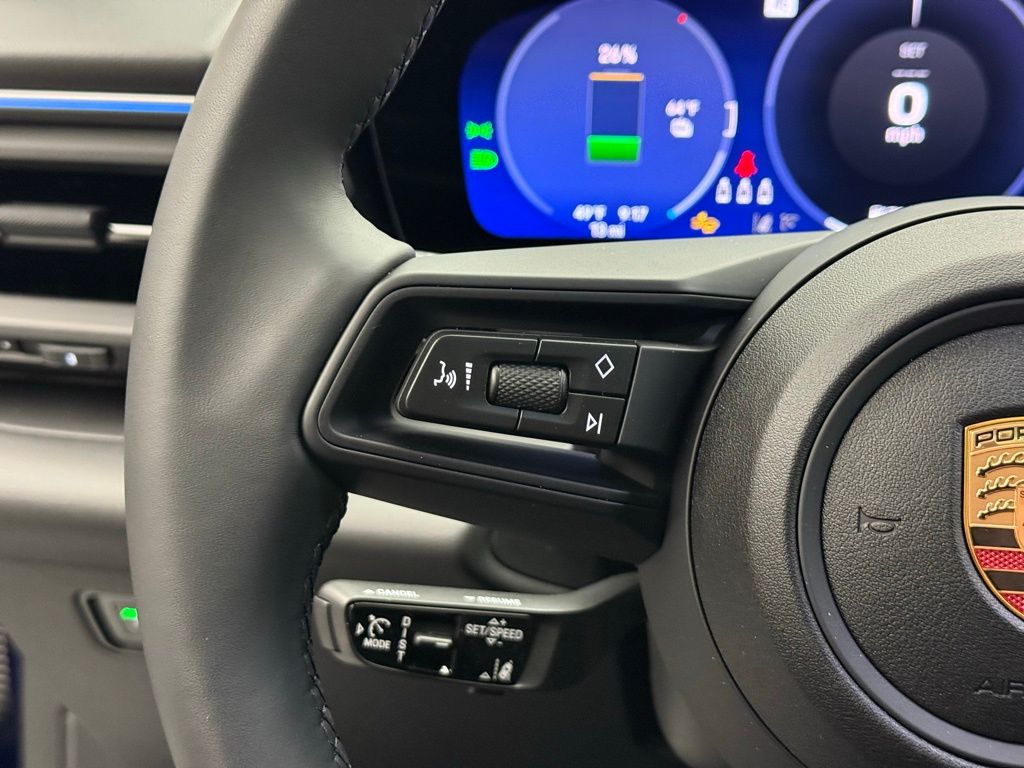 Thumbnail: 2025 Porsche Macan - 13