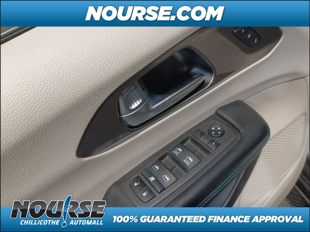 2021 Chrysler Pacifica Touring L photo