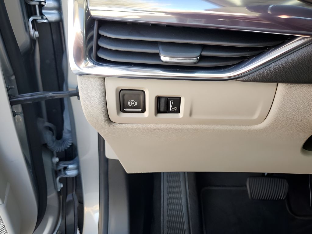 Used Car 2023 Cadillac Xt4  Luxury For Sale Under $30,000 In Austin, Texas