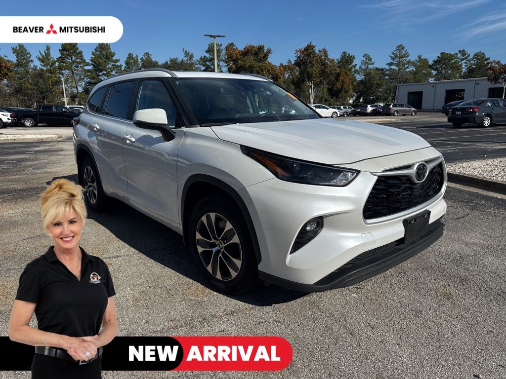 2023 Toyota Highlander XLE's photo