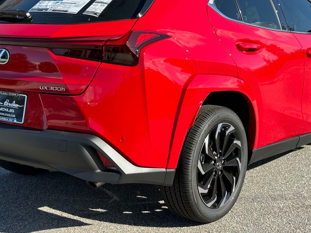 2025 Lexus UX 300h Premium 15