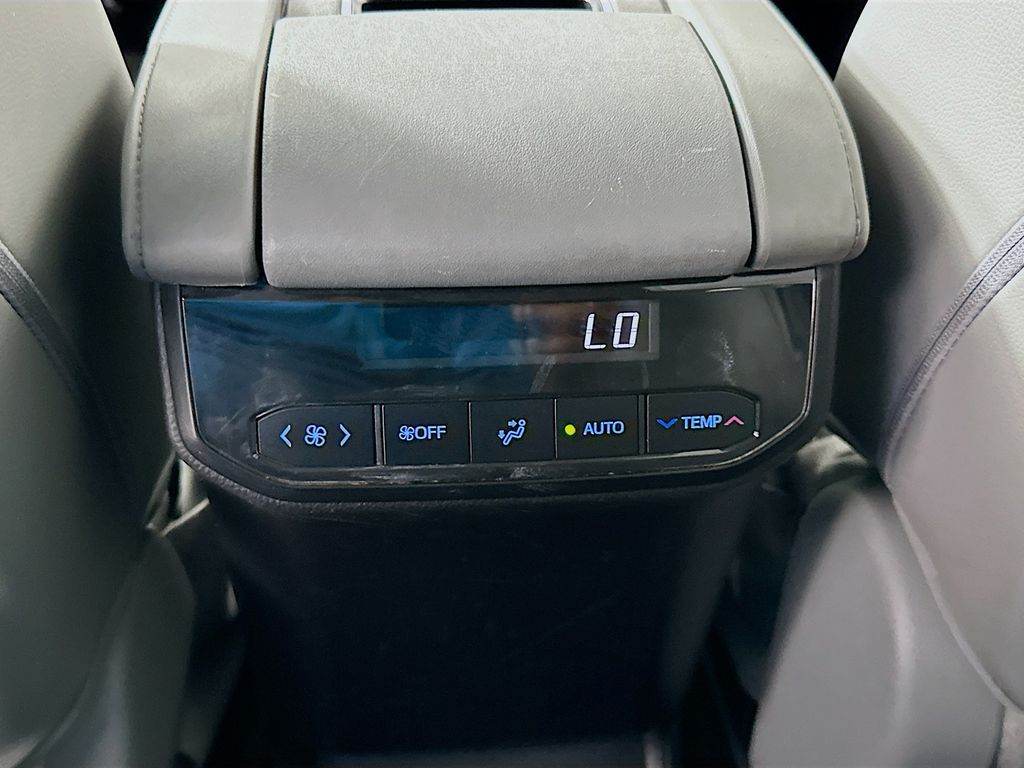 Thumbnail: 2021 Toyota Highlander - 26