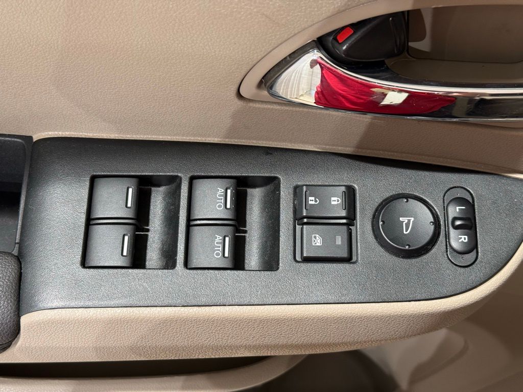 Thumbnail: 2015 Honda Odyssey - 16