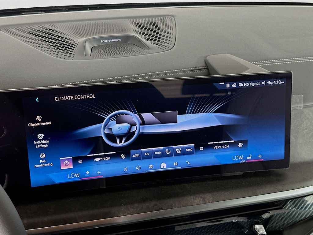 Thumbnail: 2026 BMW X7 - 14