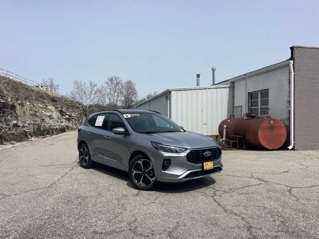 Iconic Silver Metallic 2023 Ford Escape ST-Line Select AWD SUV / Crossover All-Wheel Drive 8-Speed Automatic