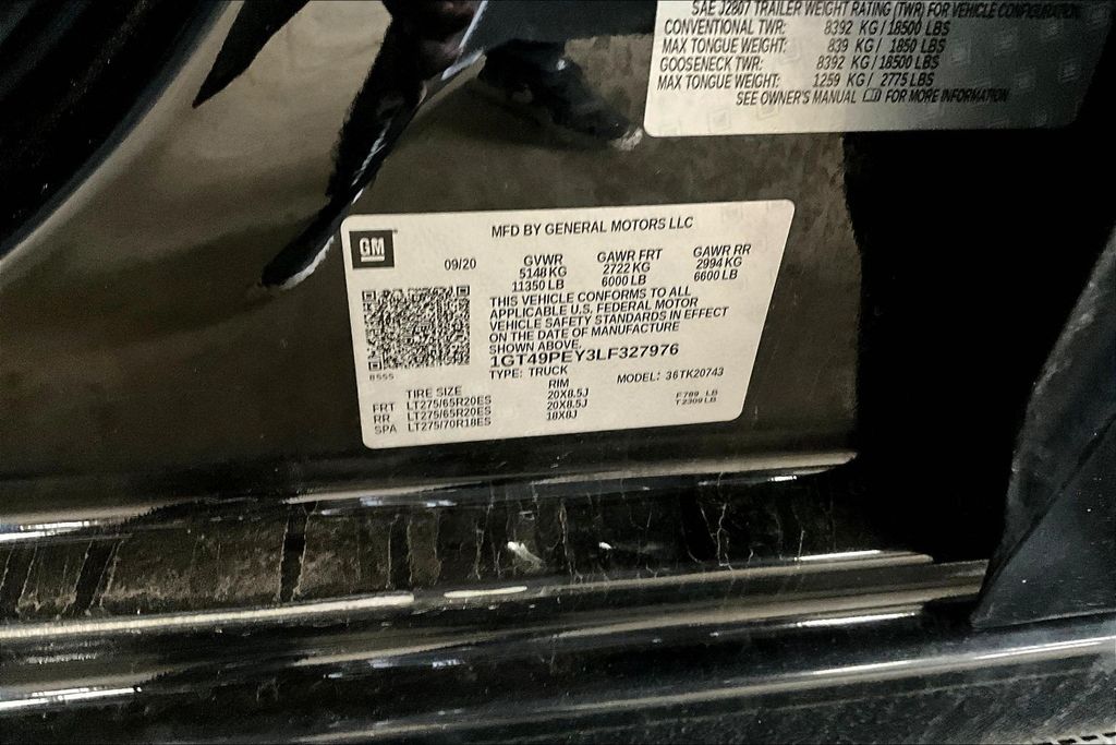 View vehicle photo 7