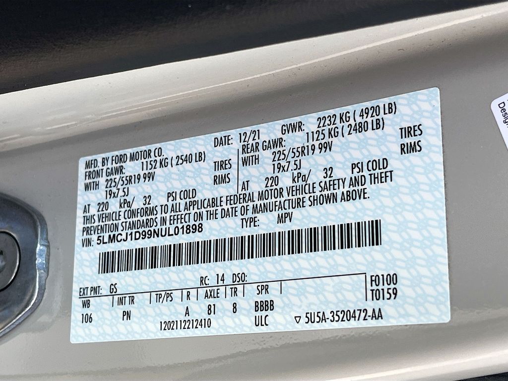 Used 2022 White Lincoln Standard image 32
