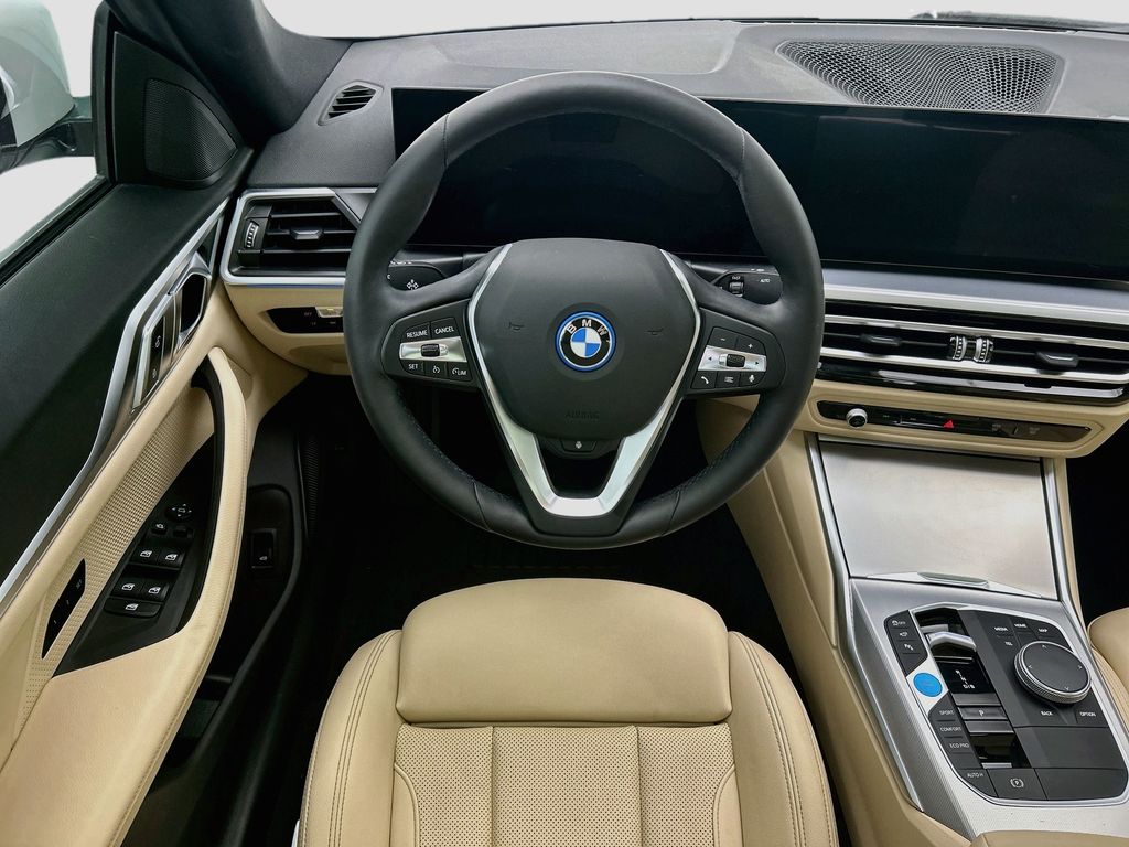 Thumbnail: 2023 BMW i4 - 10