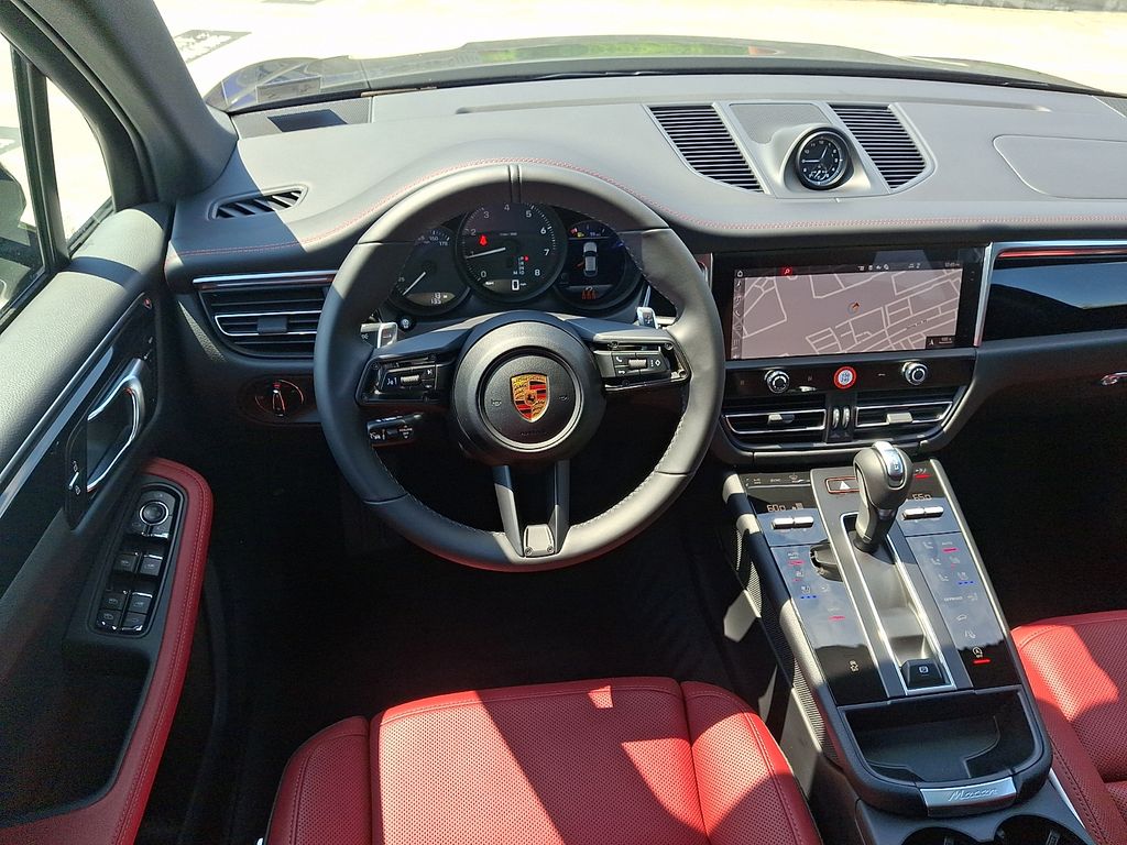 Thumbnail: 2026 Porsche Macan - 13