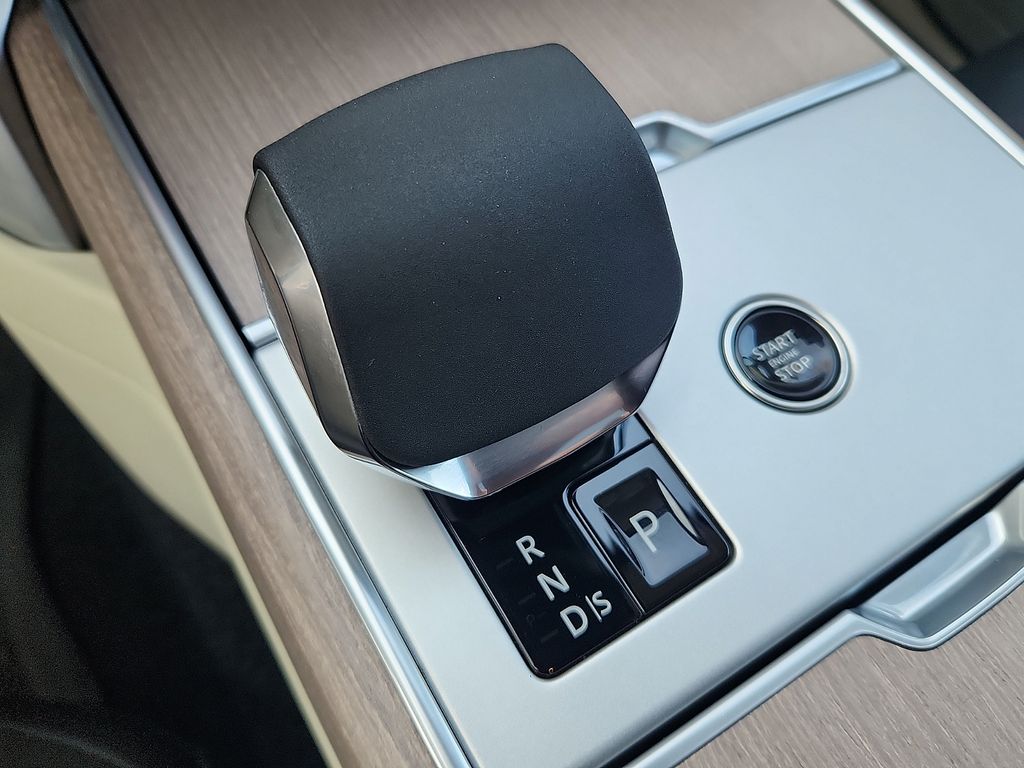 Thumbnail: 2024 Land Rover Range Rover - 15