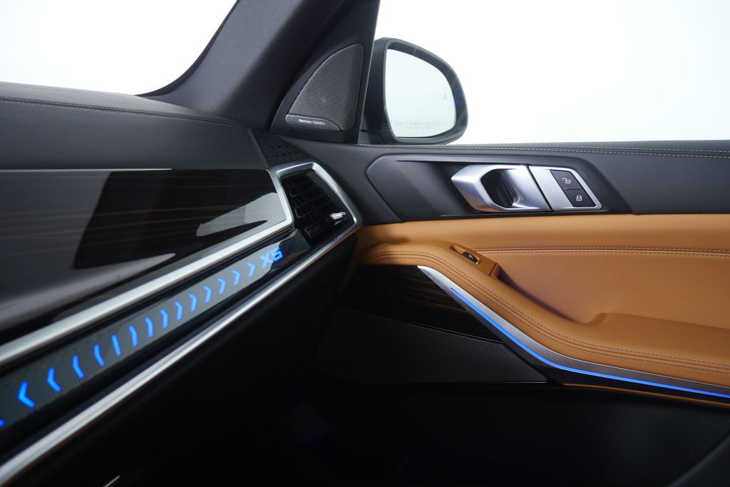 Thumbnail: 2026 BMW X5 - 29